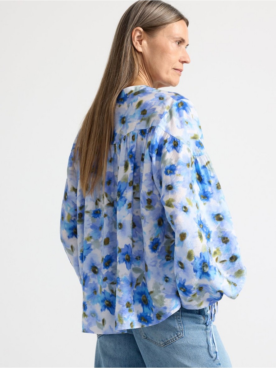 Patterned long sleeve blouse