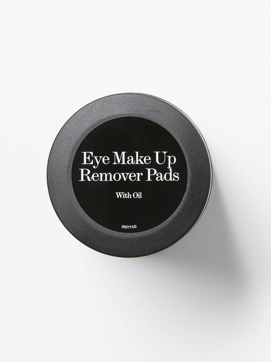 Eye make-up remover pads