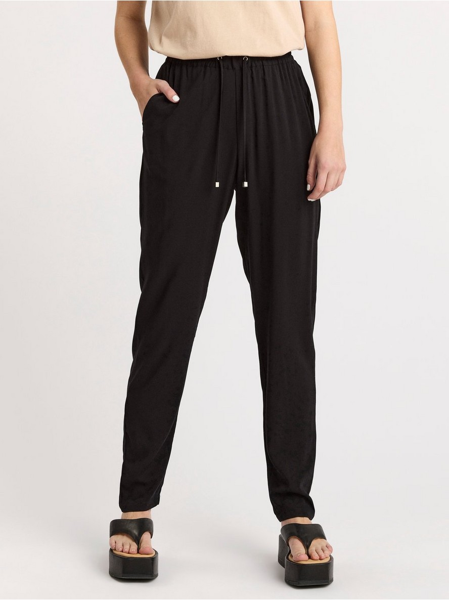 AVA Tapered Trousers in Viscose