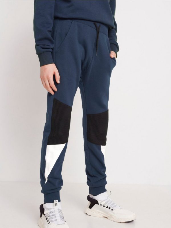 Sweatpants with reinforced knees - Dark Blue, 158/164