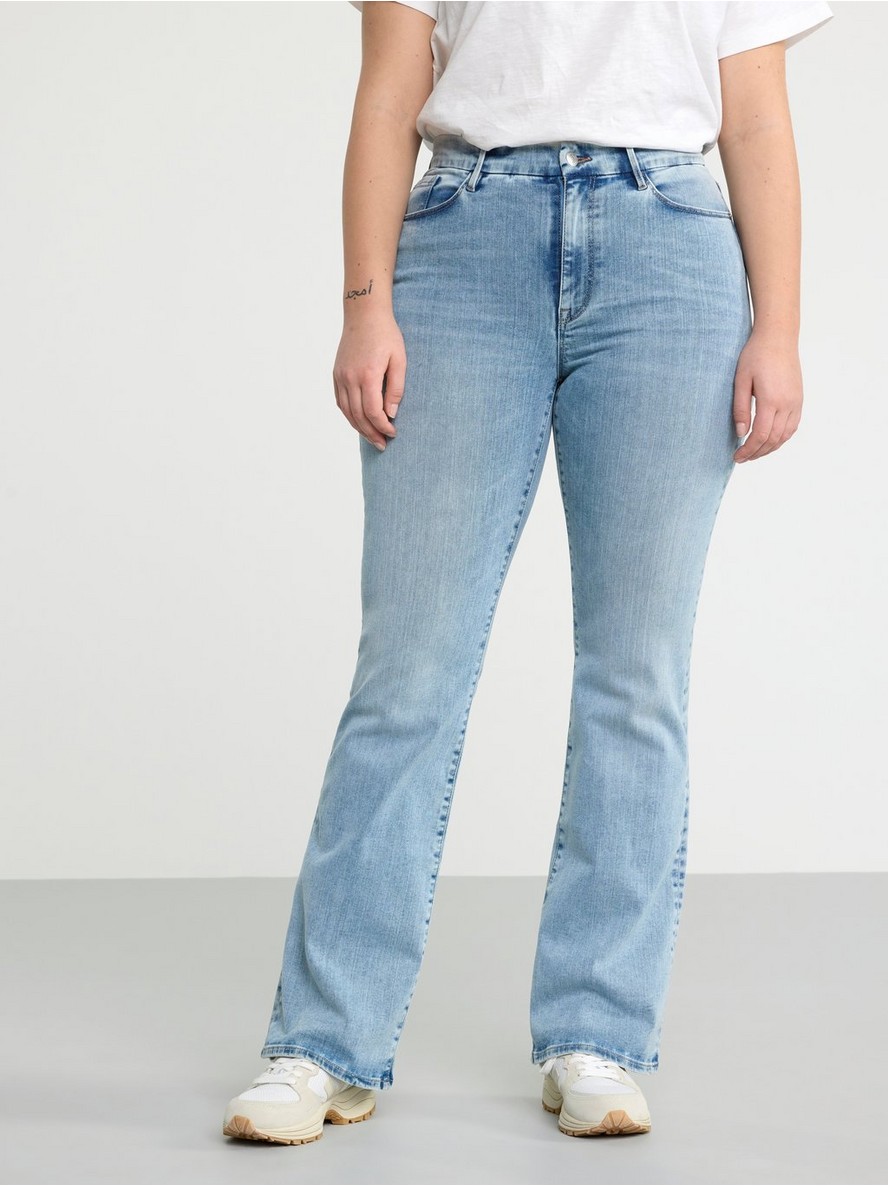 MIRA Curve super stretch flared jeans