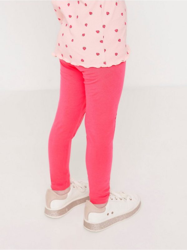 Leggings with strawberry knee patches