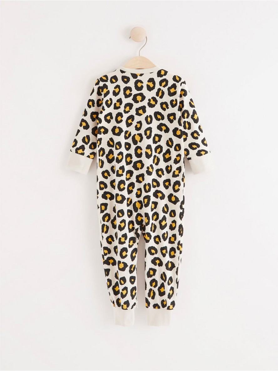 Pyjamas with leo print