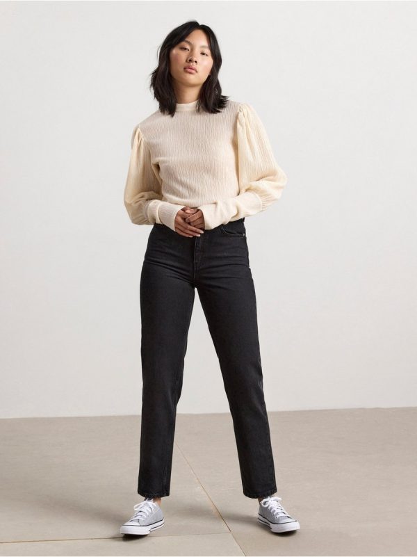 Textured top with puff sleeves