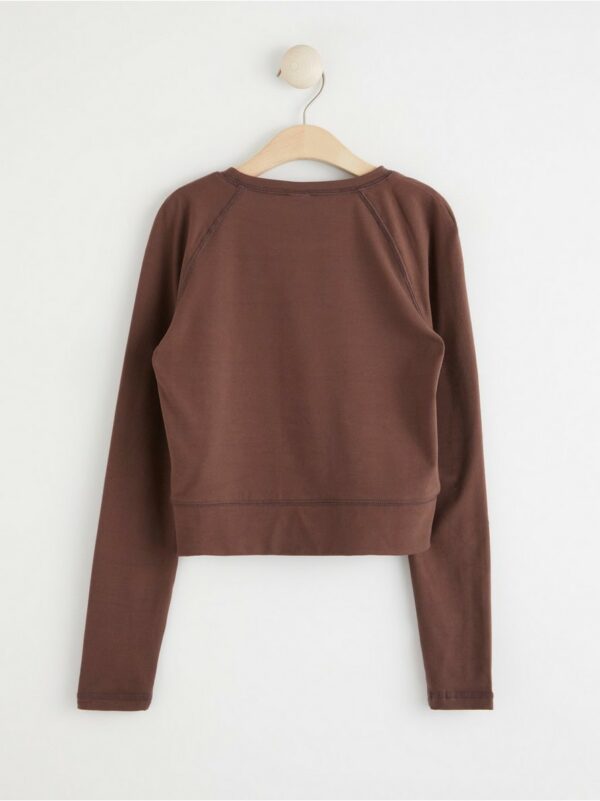Cropped long sleeve sport top