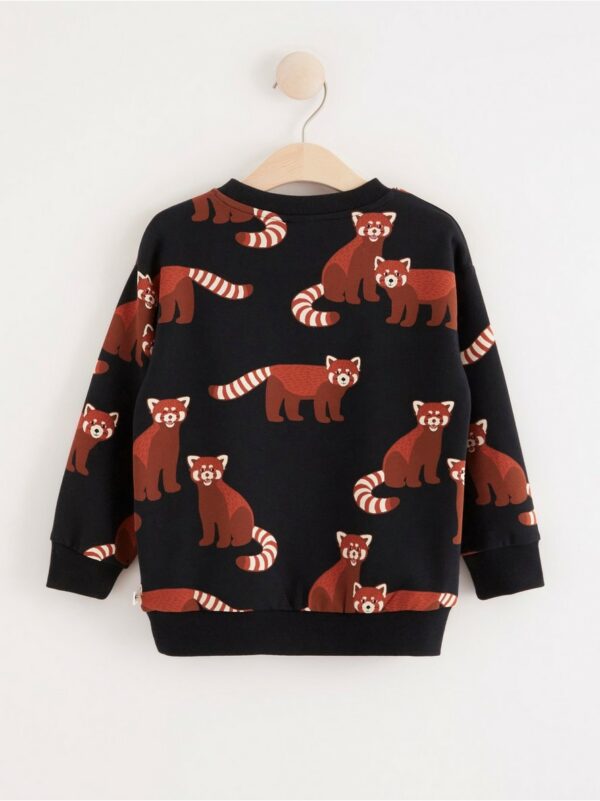 Sweatshirt with red pandas