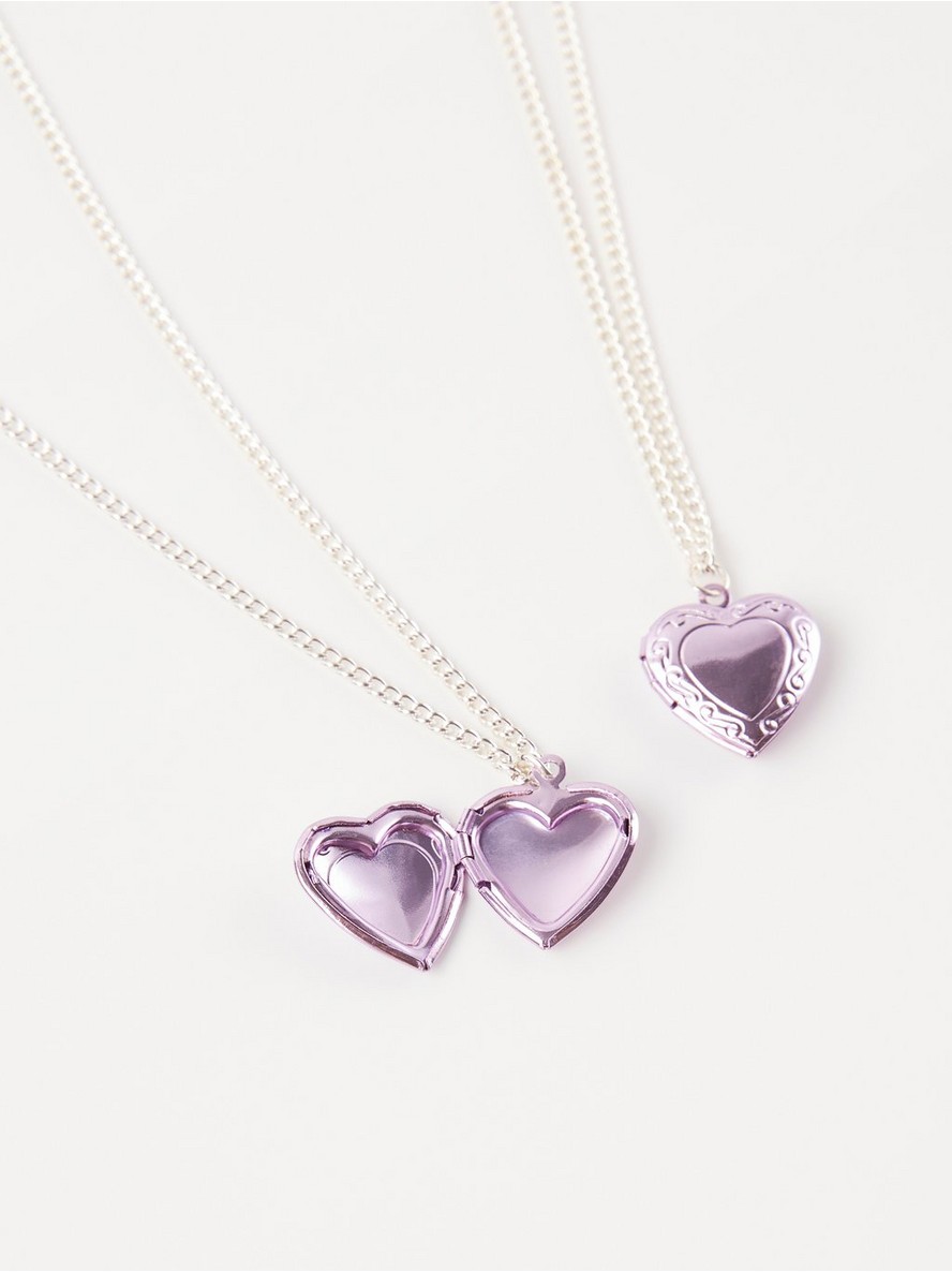 2-pack best friend necklaces with hearts