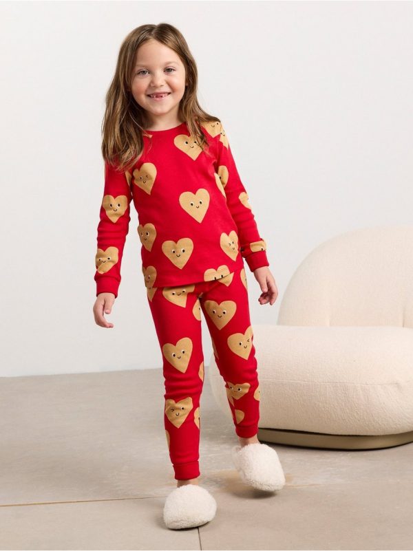 Pyjama set with hearts