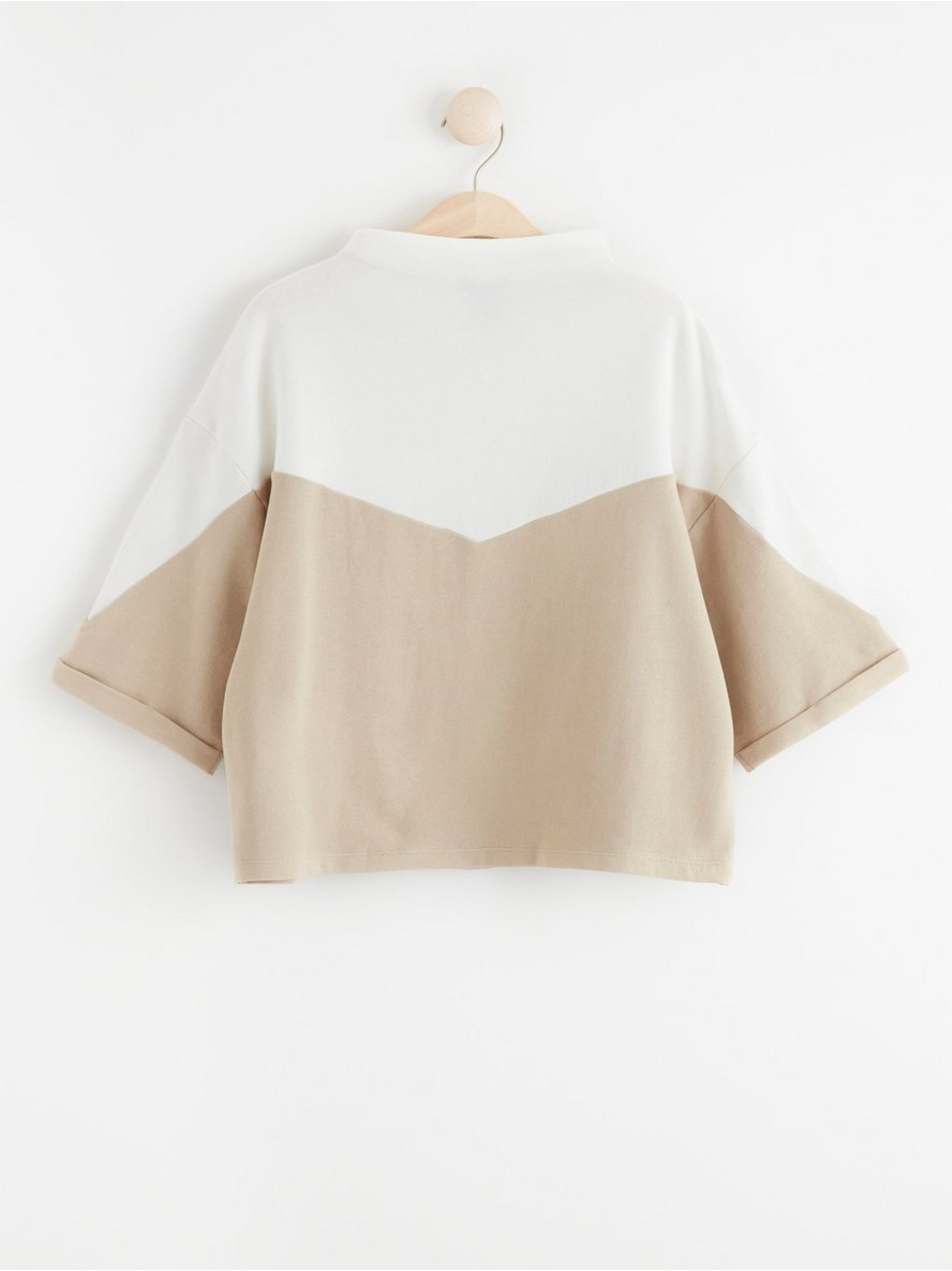 Two-tone sweatshirt