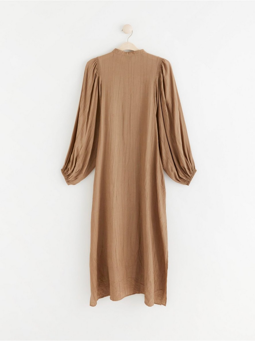 Long dress with voluminous sleeves