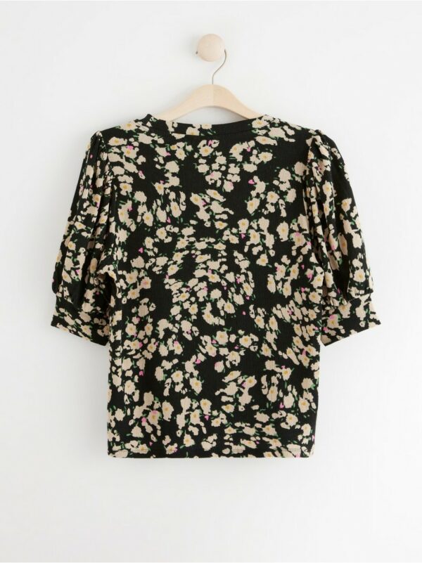 Patterned puff sleeve top