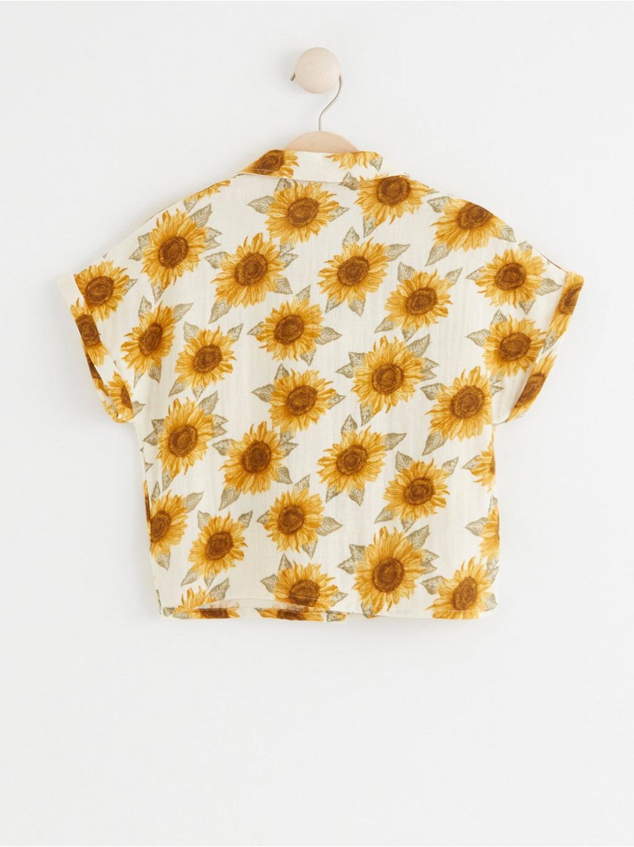 Short sleeve shirt with sunflowers