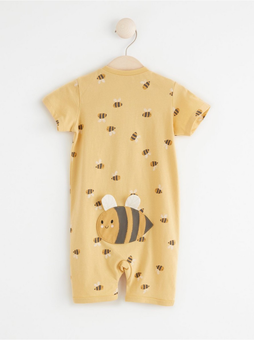 Pyjamas with bumblebees