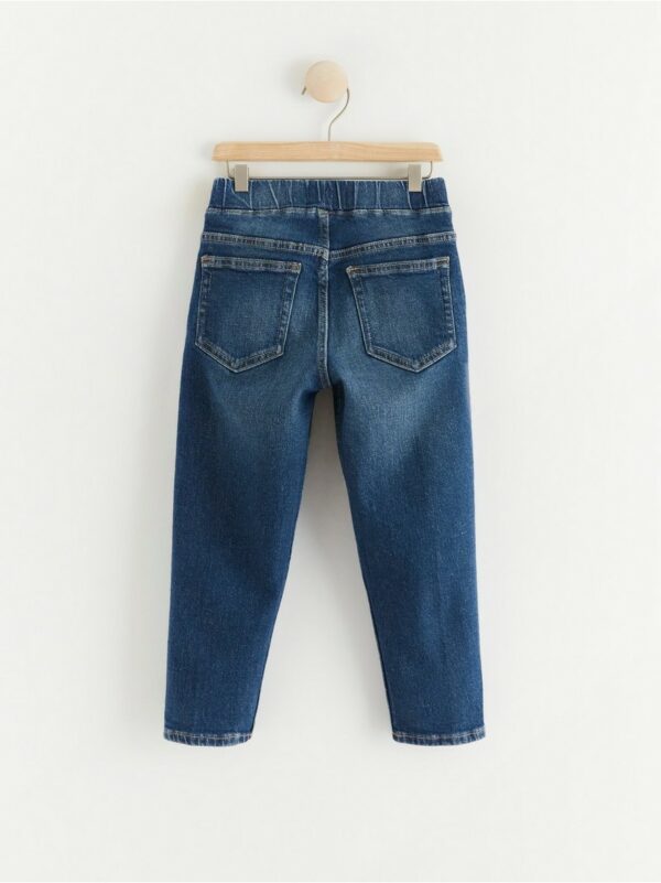Tapered regular waist pull-up jeans