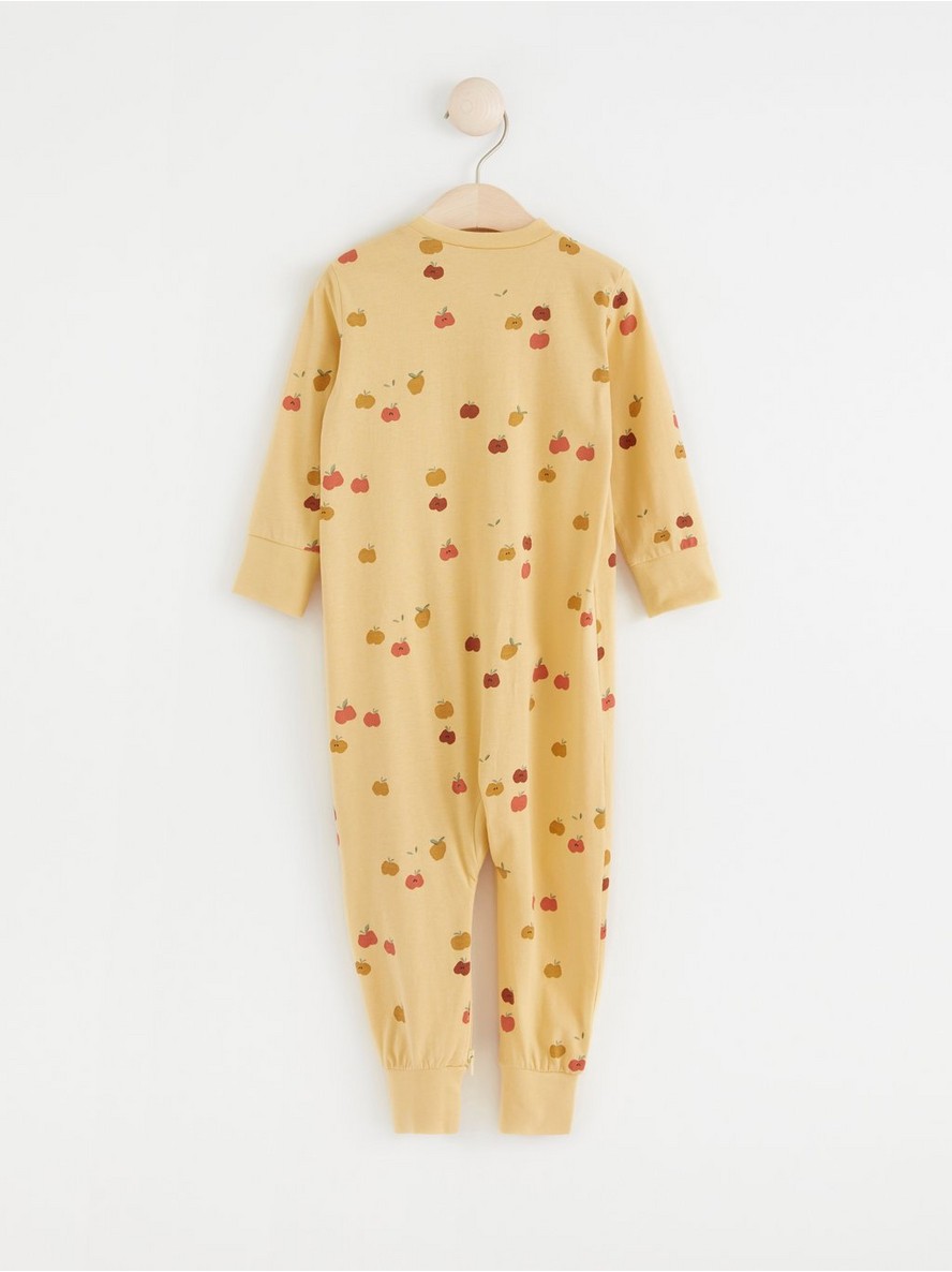 Pyjamas with apples