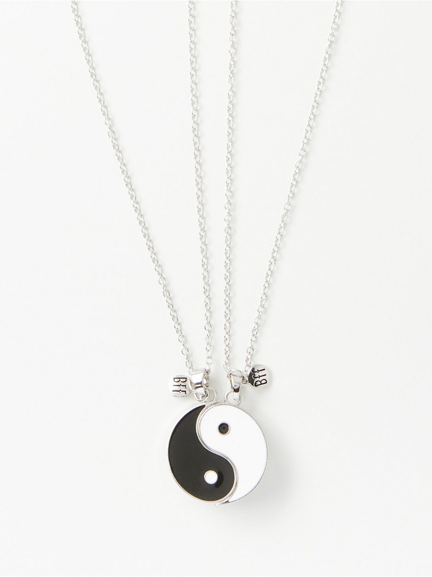 Best friend necklace with yin and yang