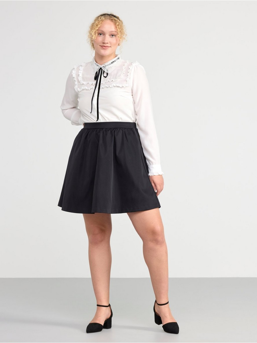 Volumious skirt