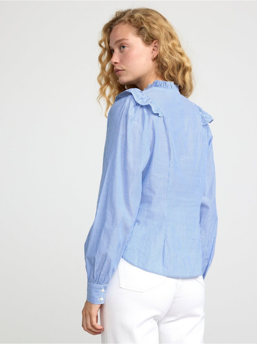 Blouse with frill collar