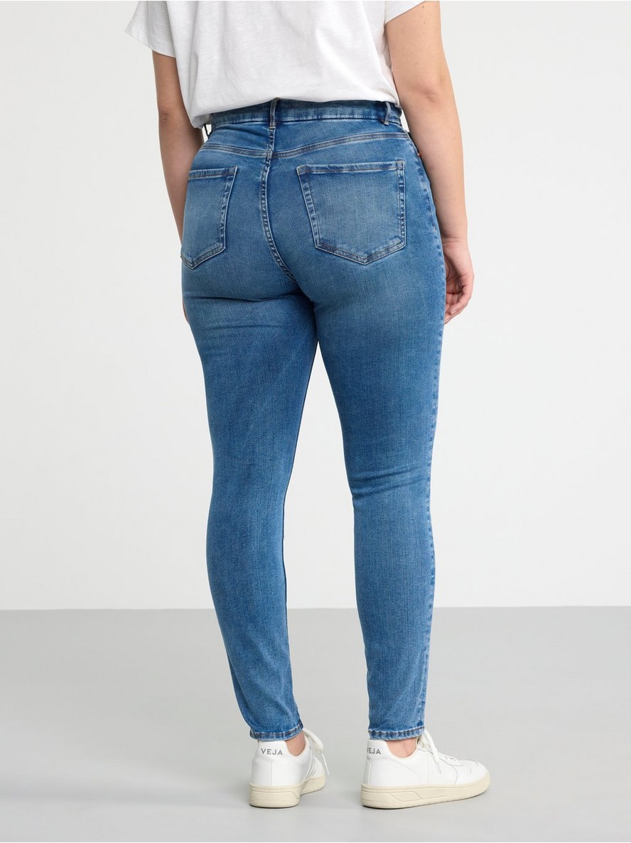 CLARA Curve super stretch jeans with high waist