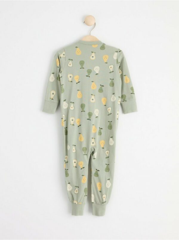 Pyjamas with pears