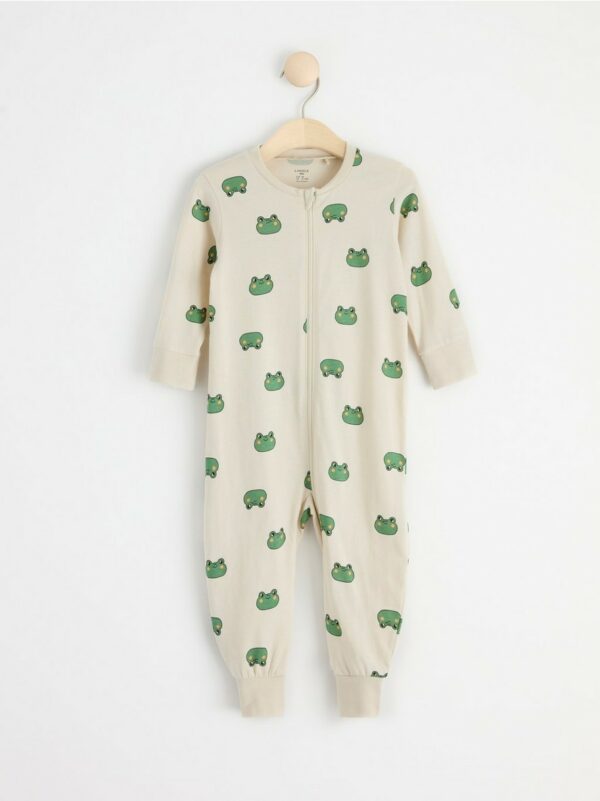 Pyjamas with frogs and frog appliqué to back