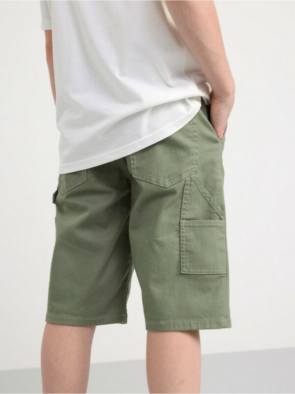 VILGOT Wide regular waist cotton twill shorts