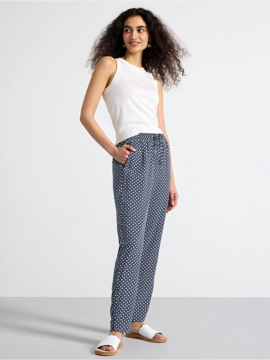 AVA Tapered patterned trousers - White, S