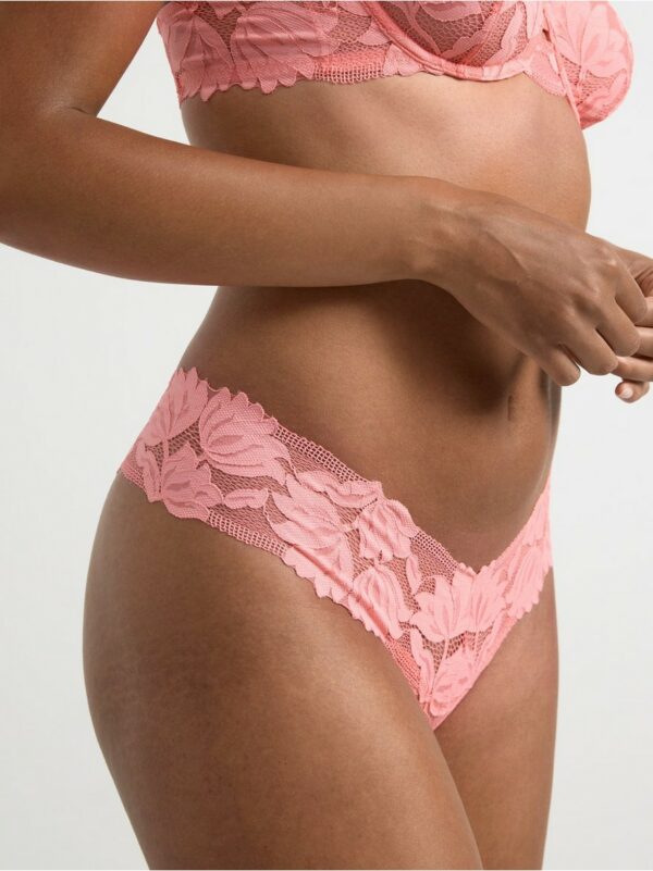 Thong low waist with mesh and lace