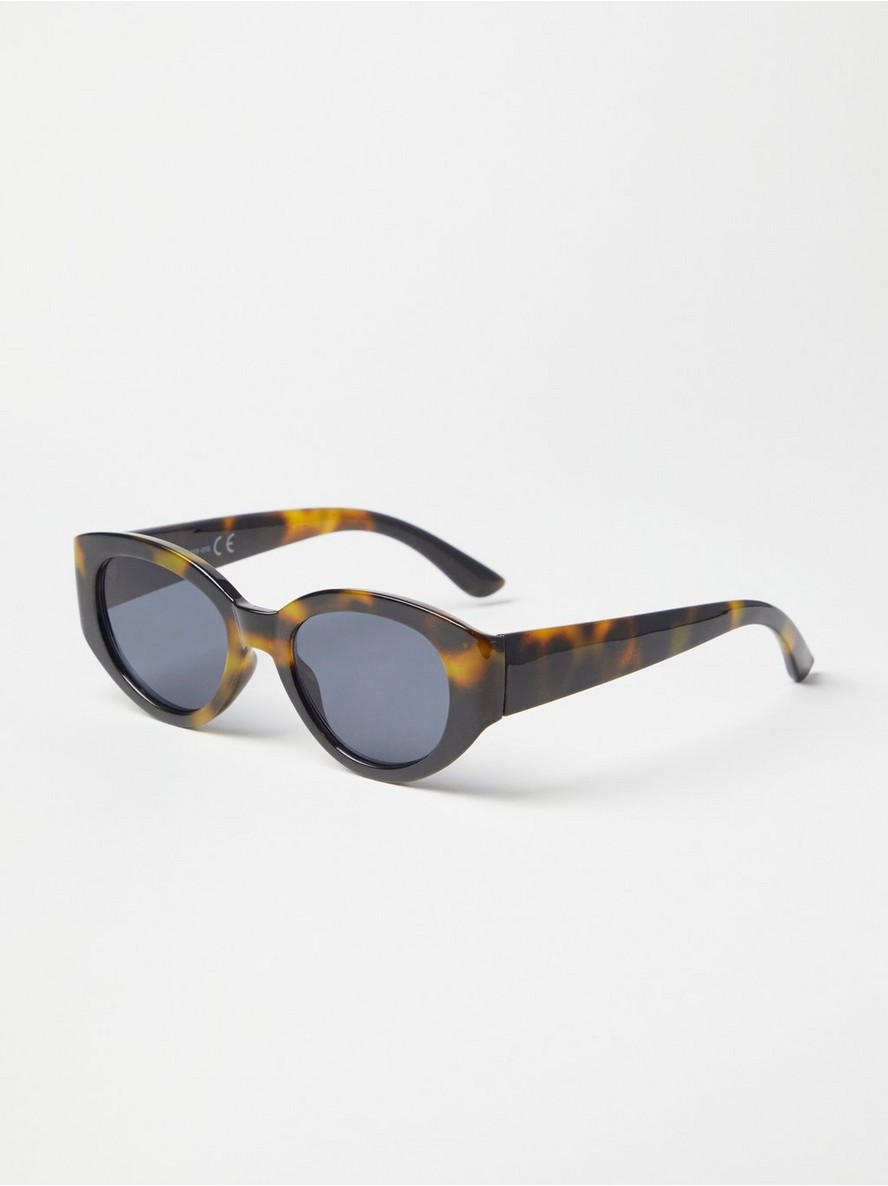 Women's oval sunglasses