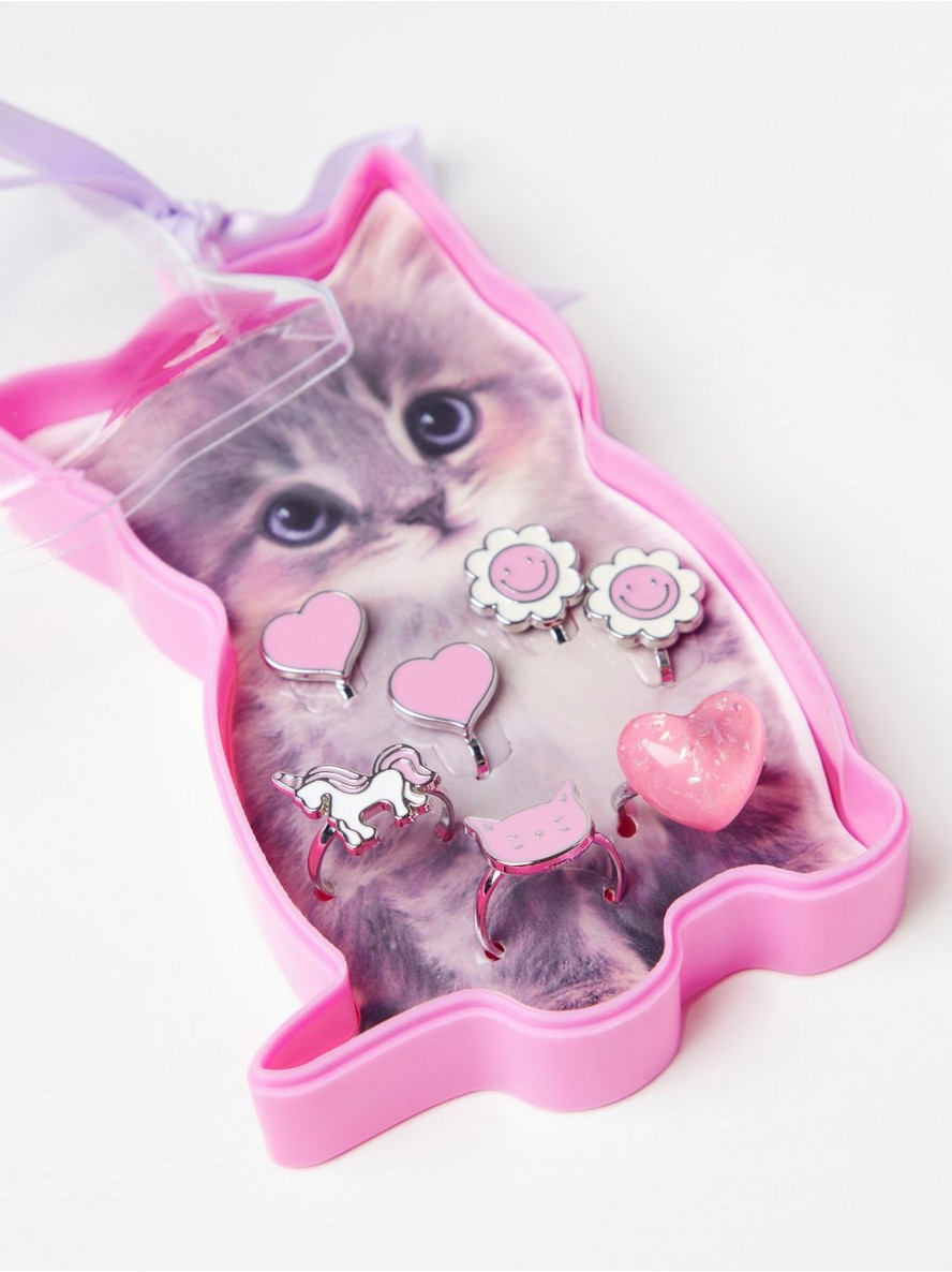 Plastic cat box with jewellery set