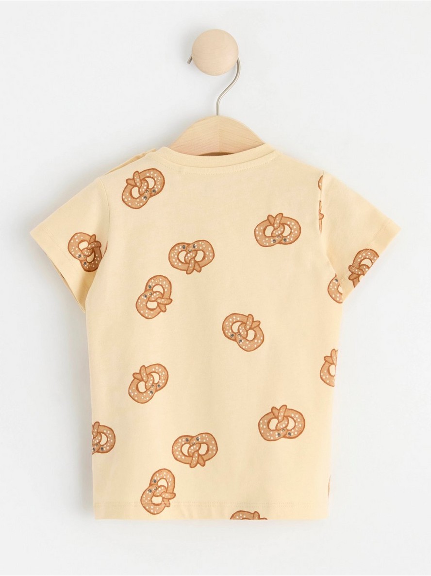 Short sleeve top with pretzels