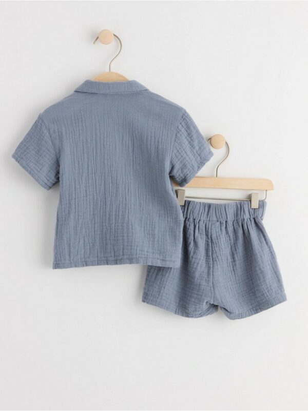 Set with shirt and shorts in crinkled cotton