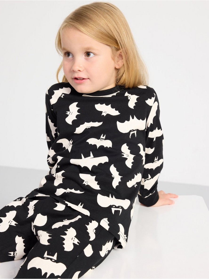 Pyjama set with halloween print