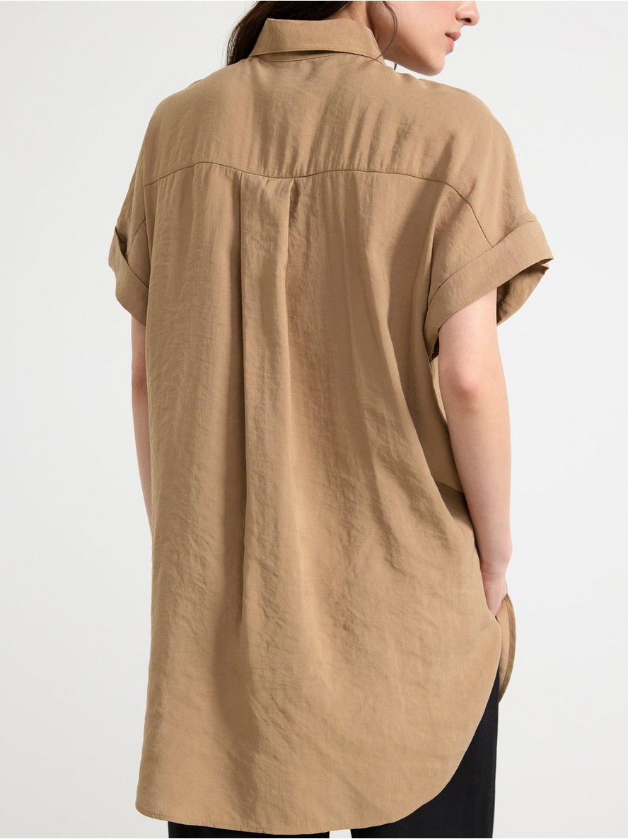 Short sleeve blouse with pockets