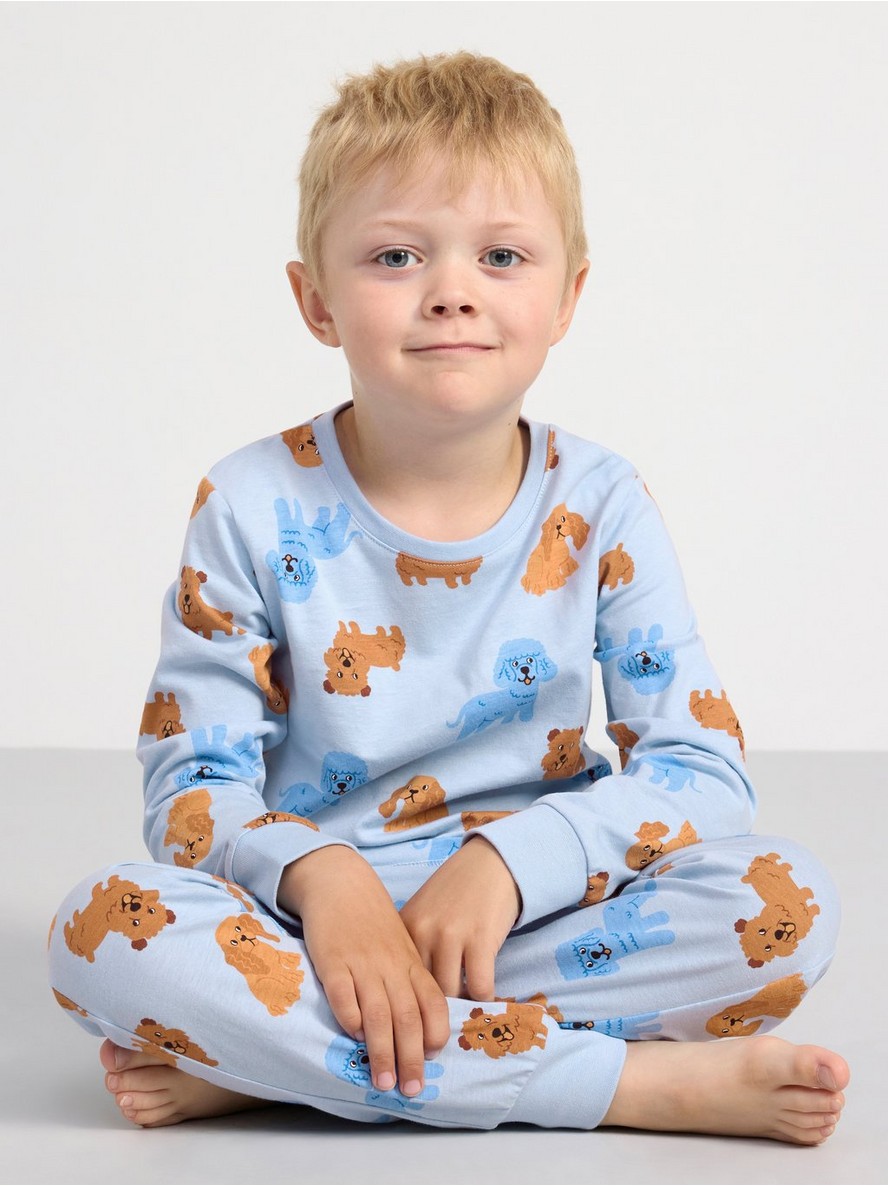 Pyjama set with top and trousers