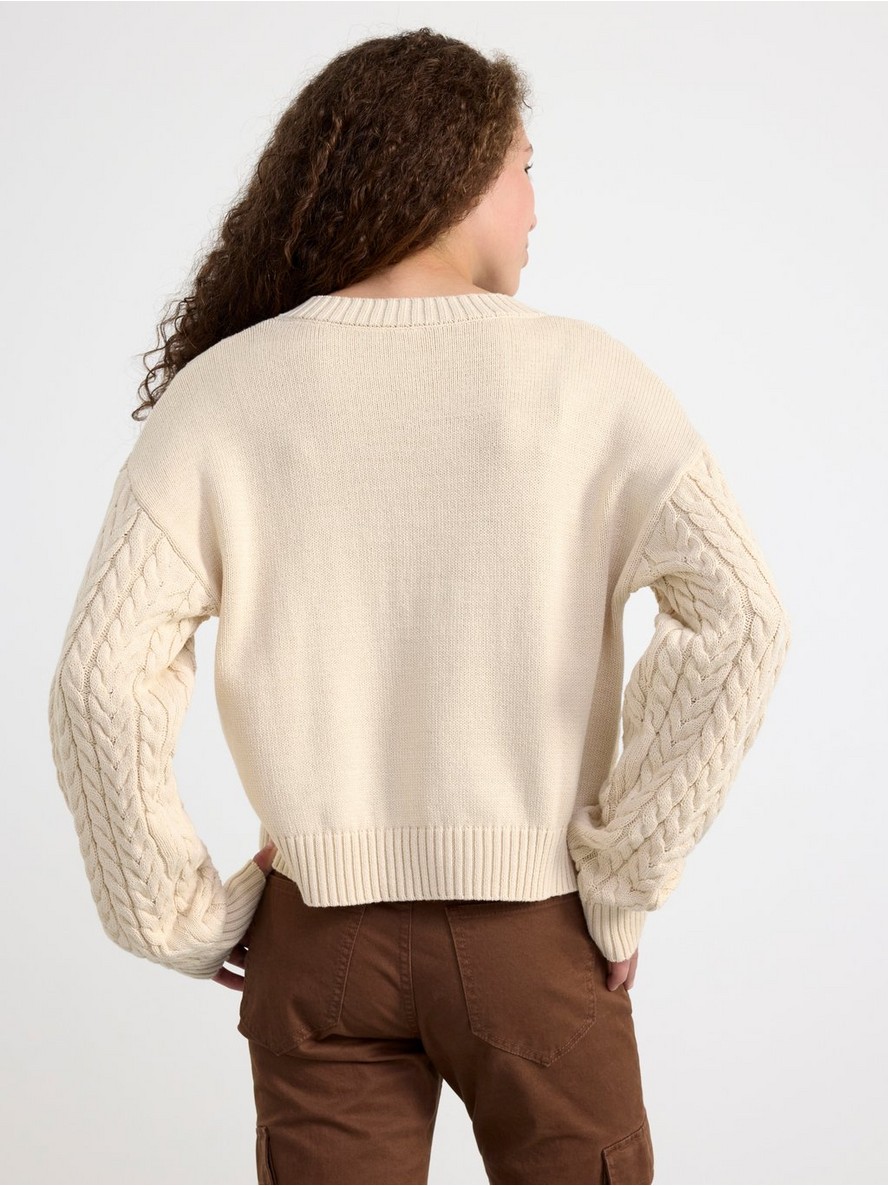 Cable knit jumper
