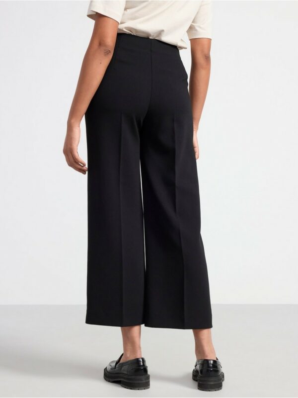 LYKKE Trousers with high waist cropped