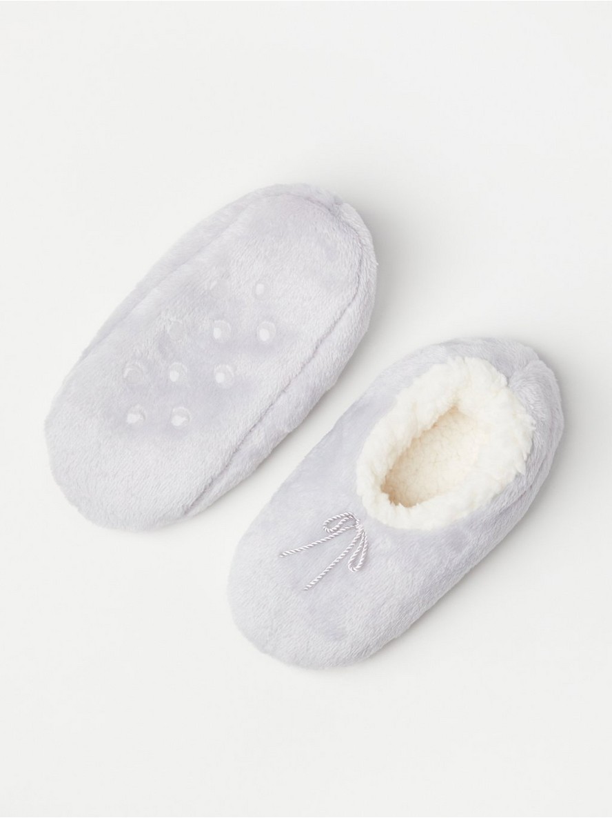 Slippers with antislip