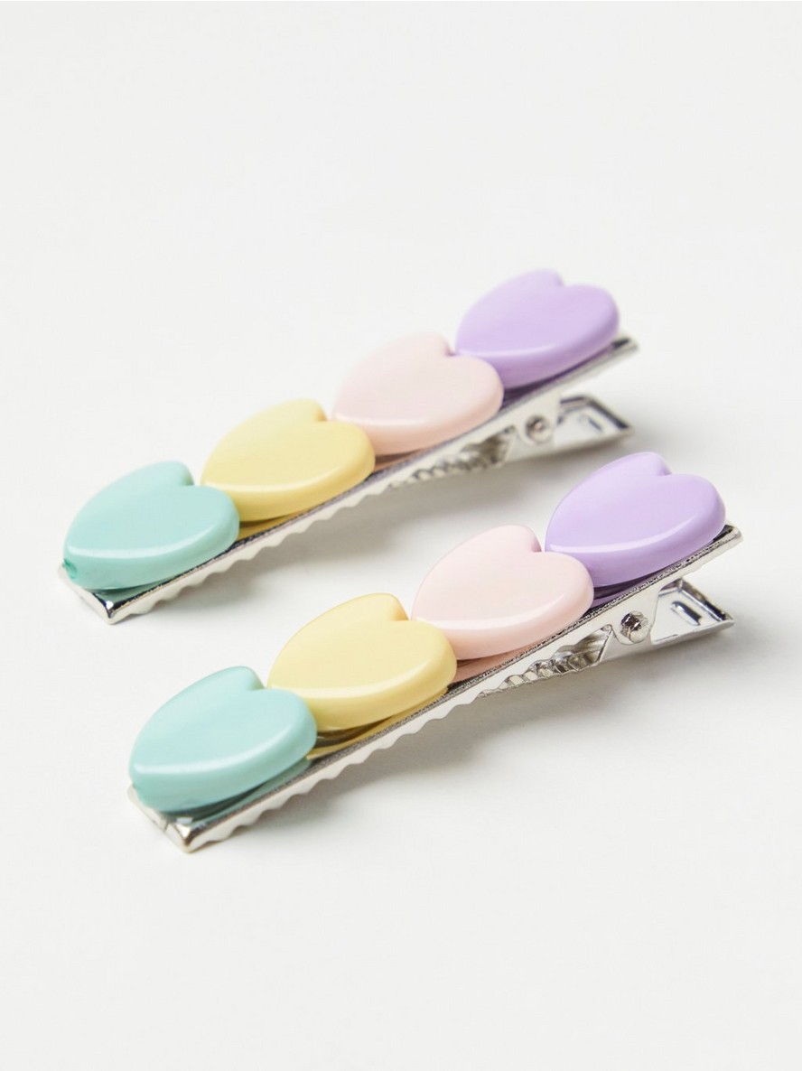 2-pack hair clips with hearts
