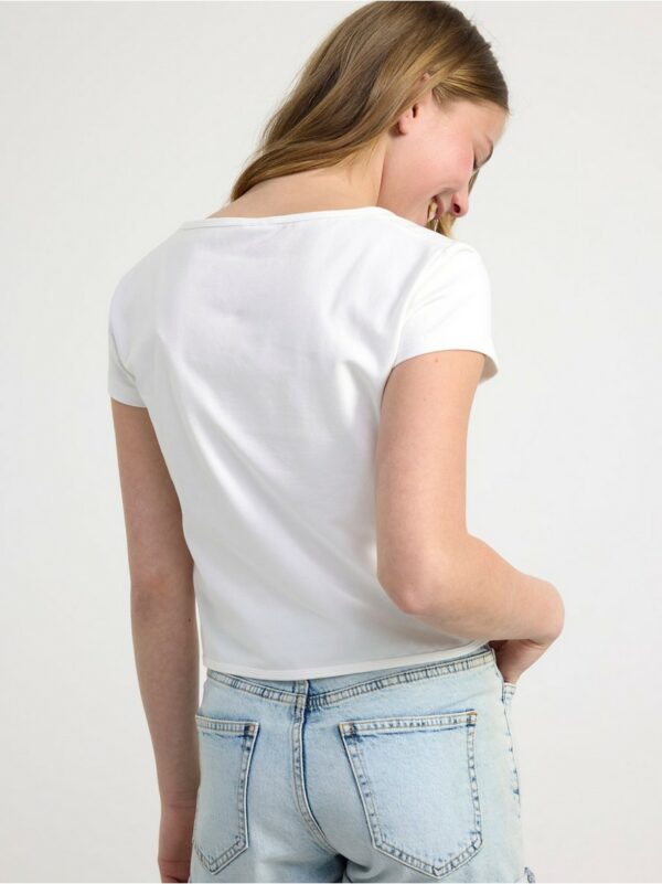 Short sleeve top with seams