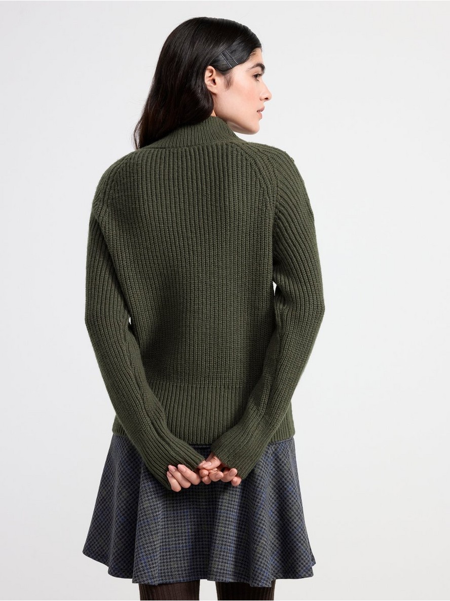 Knitted jumper with button details