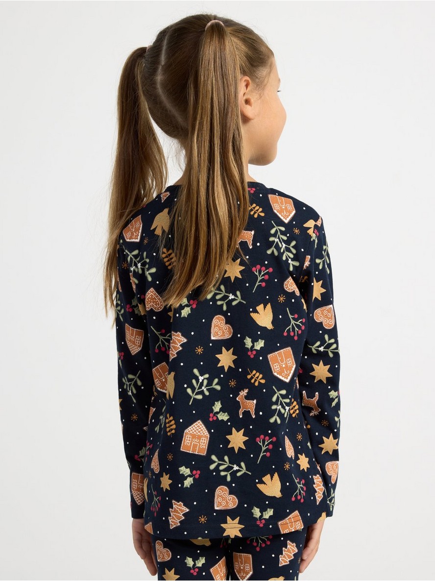 Long sleeve top with gingerbread