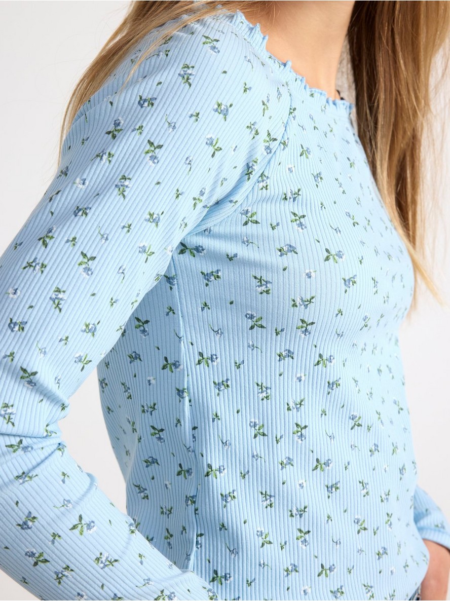 Ribbed long sleeve top with flowers