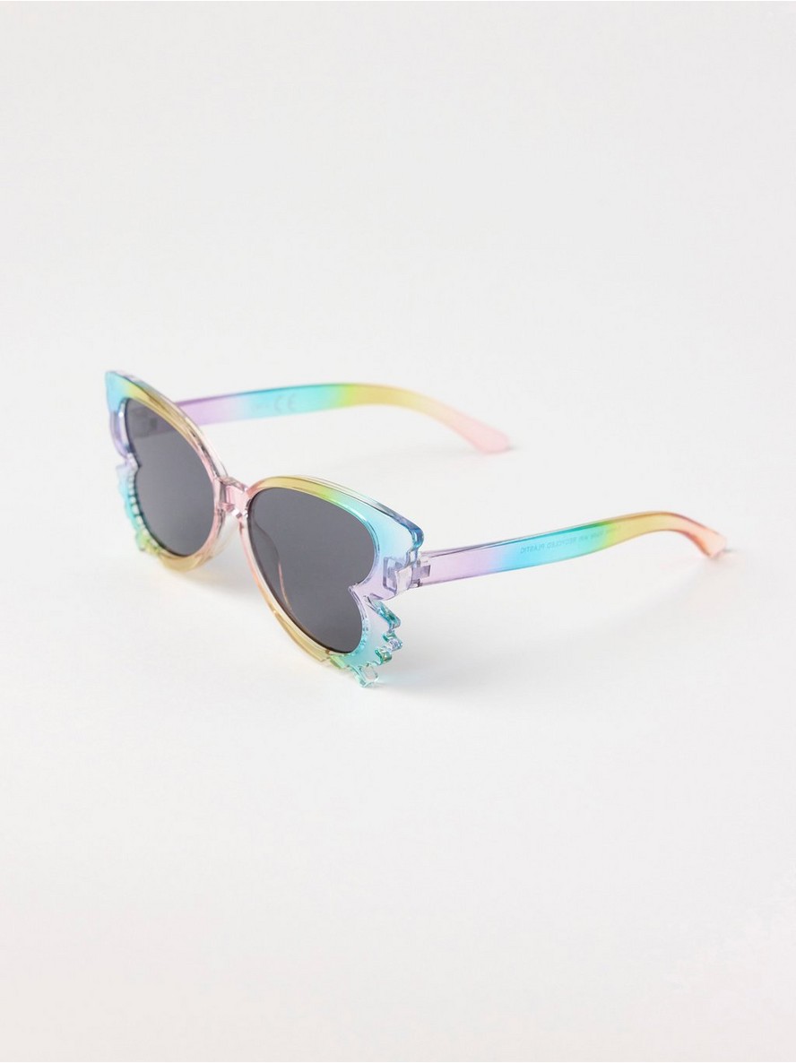 Butterfly shaped kids' sunglasses